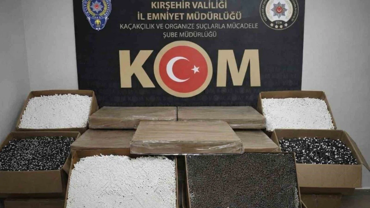Kırşehir’de 90 bin dal doldurulmuş makaron ele geçirildi