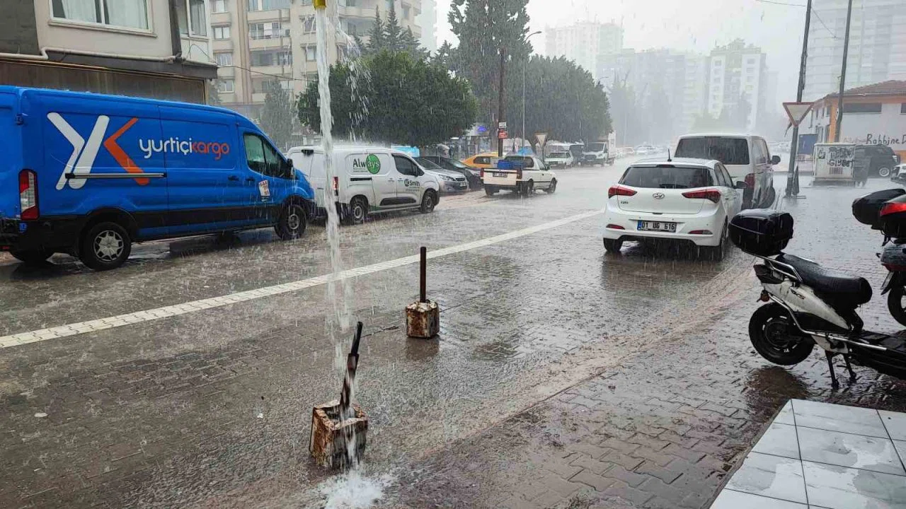 Kısa süren yağmur hayatı felç etti