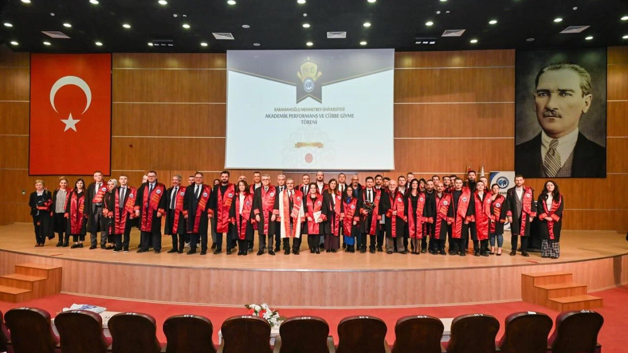 KMÜ’de akademik performans ve cübbe giyme töreni düzenlendi