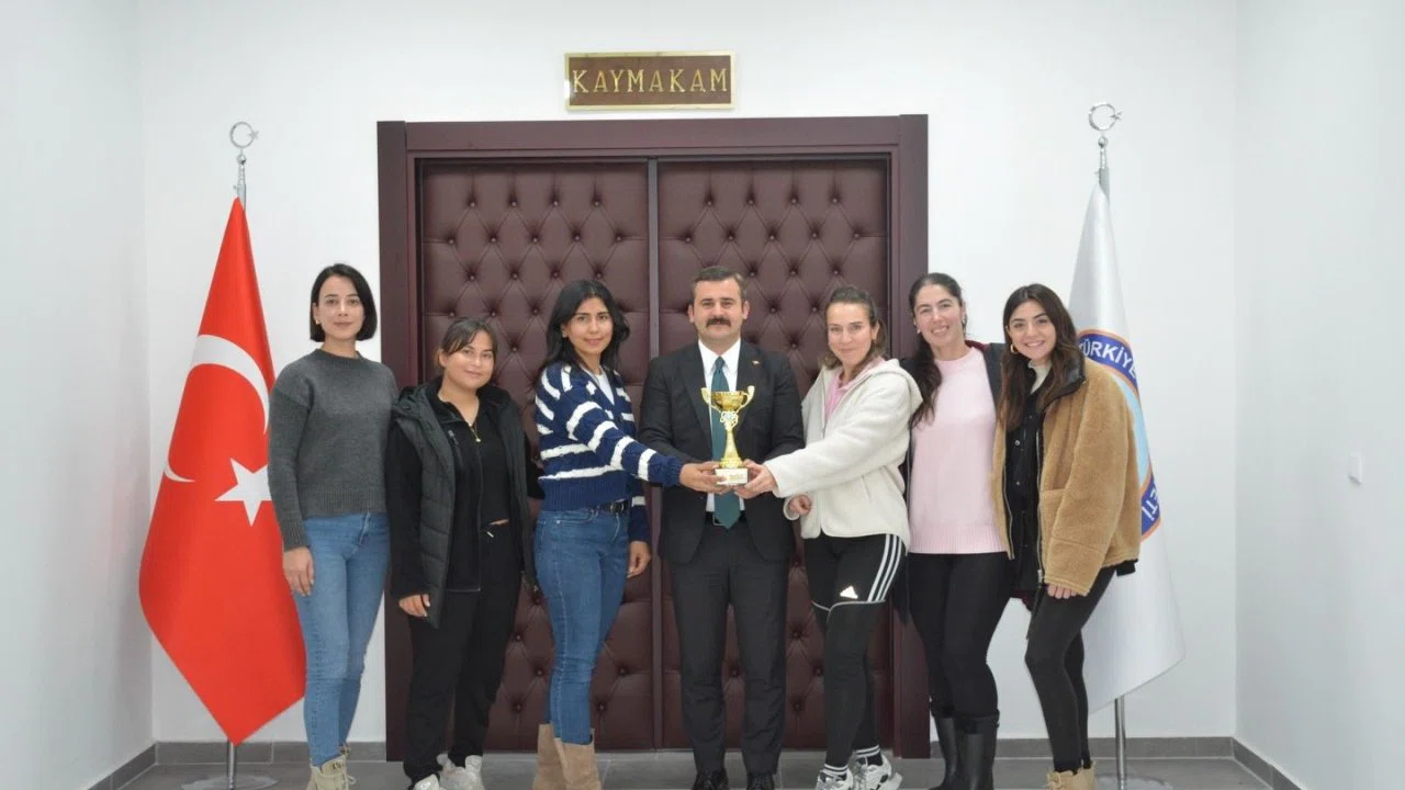 Köyceğiz Veteran Kadın Voleybol Takımı ikinci oldu