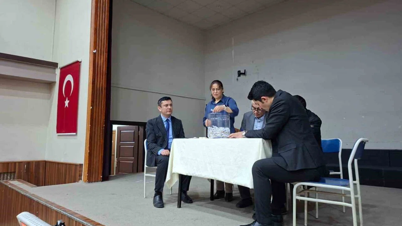 Kurumlarda çalışacak 150 kişi çekilen kurayla belirlendi