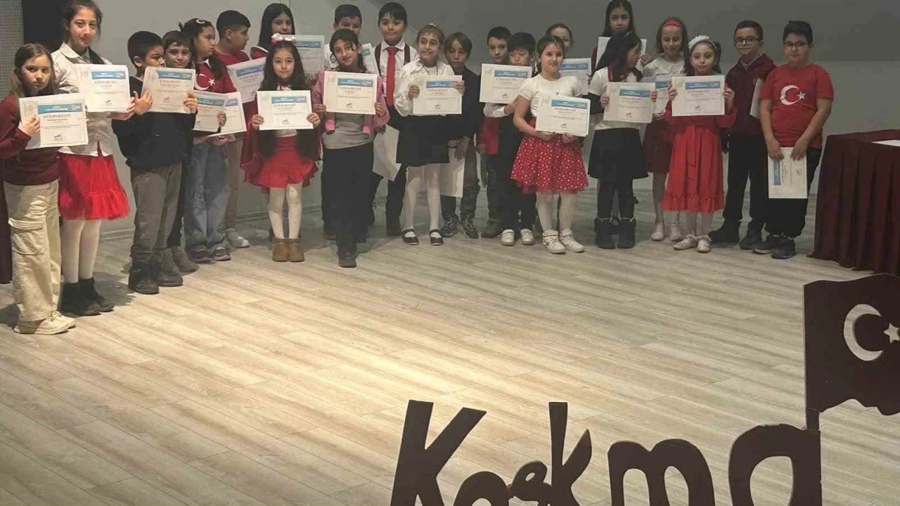 Kütahya’da ilkokul öğrencilerine yönelik "İstiklâl Marşı’nı Ezberden Okuma Yarışması" düzenlendi