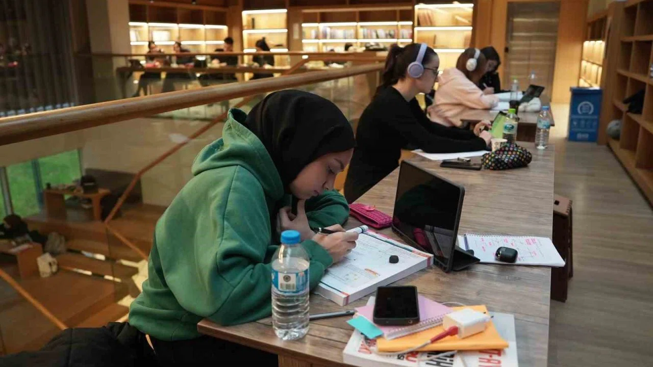 Kütüphaneler sahura kadar açık olacak
