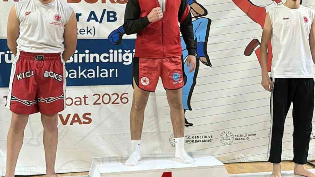 Liseli kick boks sporcusu Türkiye şampiyonu oldu