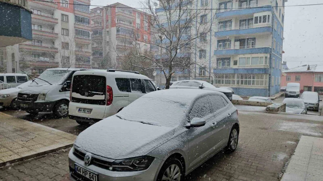 Malatya’da kar yağışı etkisini artırdı