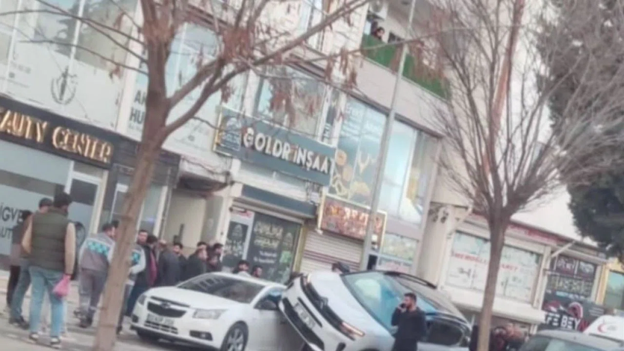 Mardin’de araç kadın öğretmene çarptı: Dehşet anları kamerada