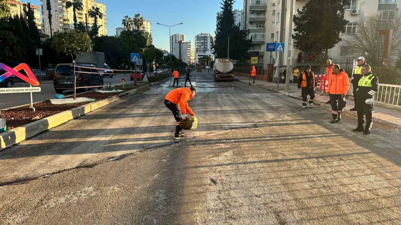 Mersin’de selin zarar verdiği köprüde tahkimat çalışması tamamlandı
