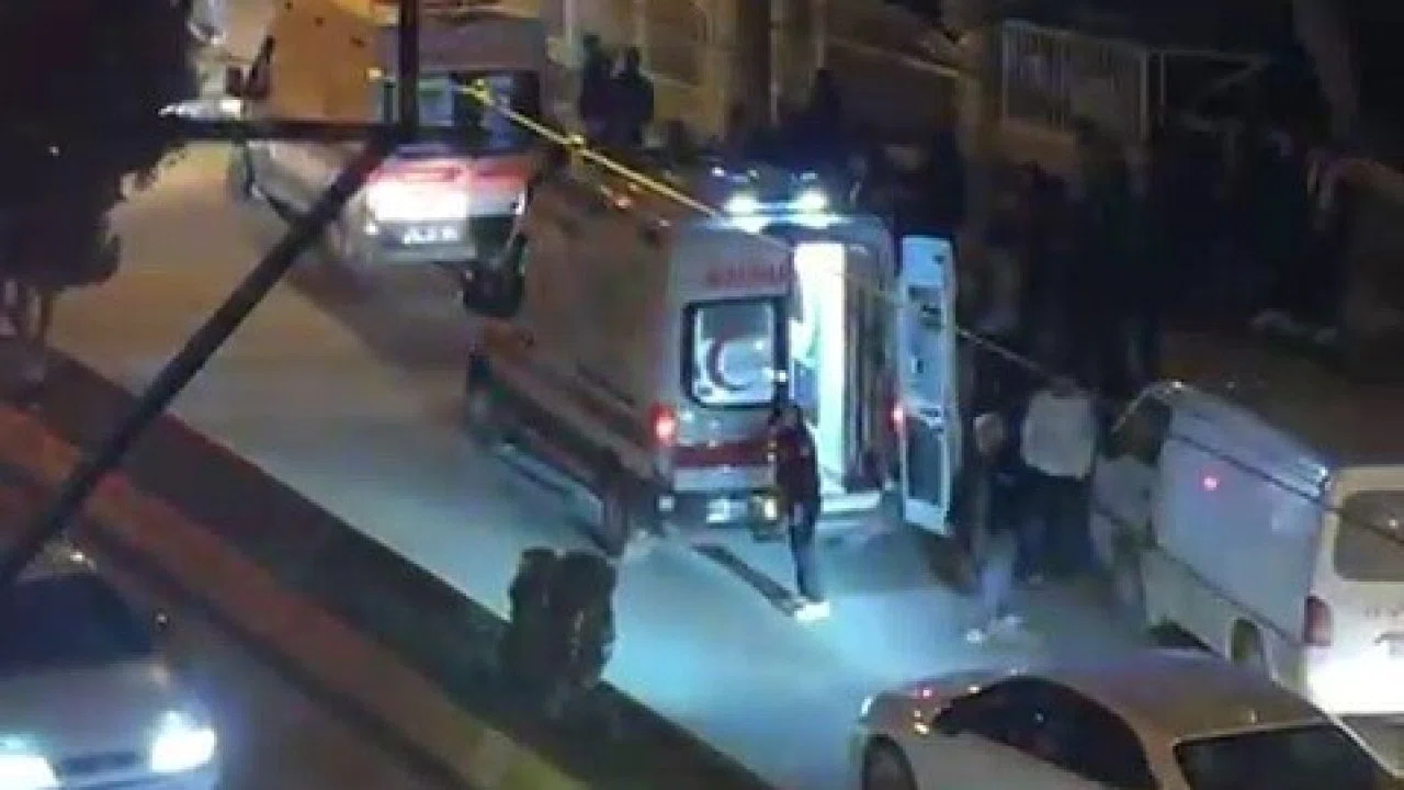 Motosiklet ile otomobil çarpıştı: 2 yaralı