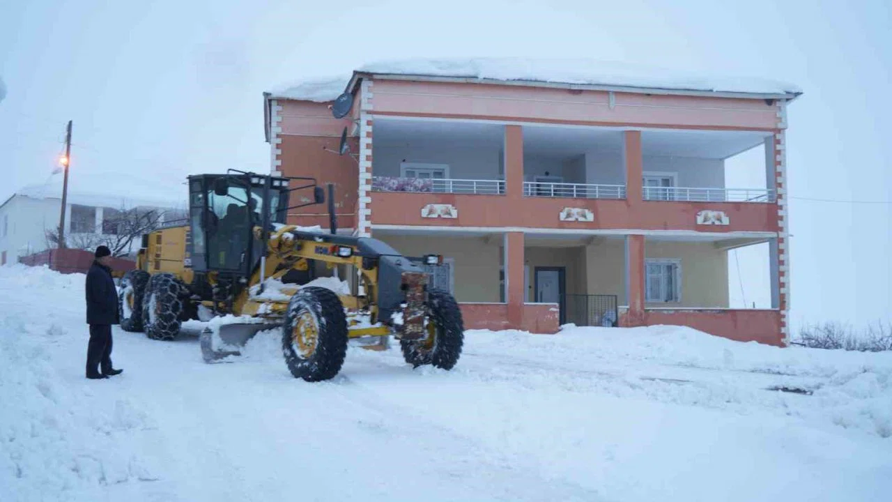Muş’ta 173 köy yolu ulaşıma kapandı
