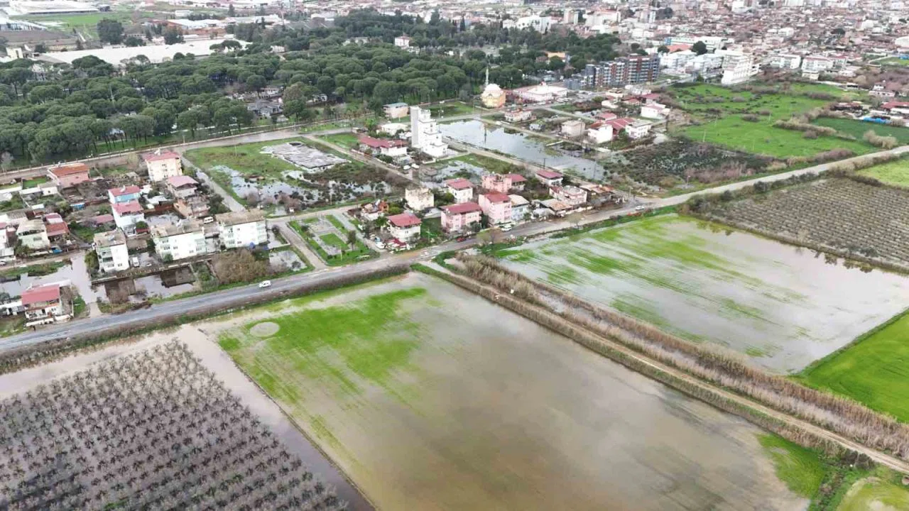 Nazilli’de mahalle sular altında kaldı, ekipler anında müdahale etti