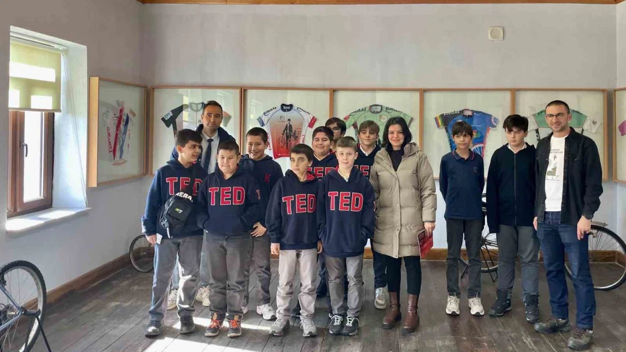 Öğrenciler Ertan Ayçetin bisikletevi’nde Mysia yolları’nı tanıdı