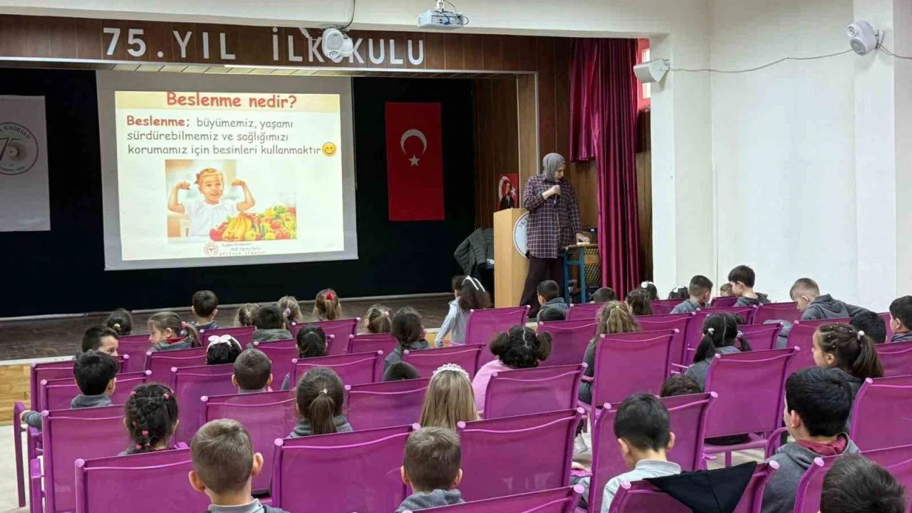Öğrencilere okul sağlığı eğitimi verildi