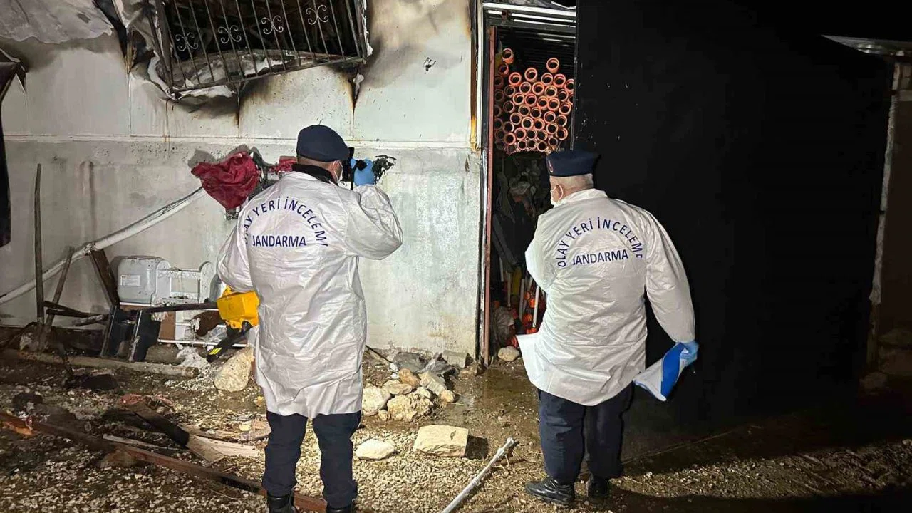 Prefabrik evde çıkan yangında karı-koca hayatını kaybetti