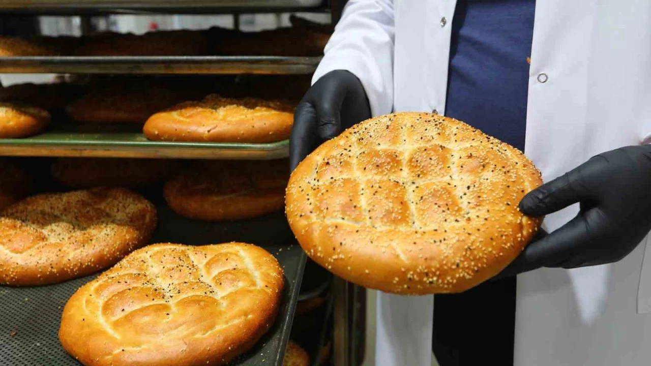Ramazan ayının simgesi pideler, haydi ekmek büfelerinde satışta olacak