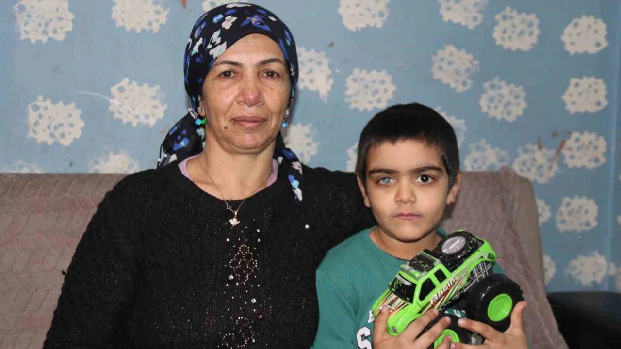 Ramazan davulcusu babaannenin torununa ‘ışık’ olmak için hayırseverler harekete geçti