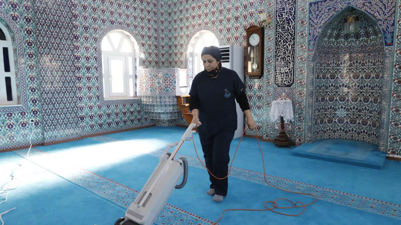 Ramazan öncesi ibadethanelerde kapsamlı temizlik seferberliği