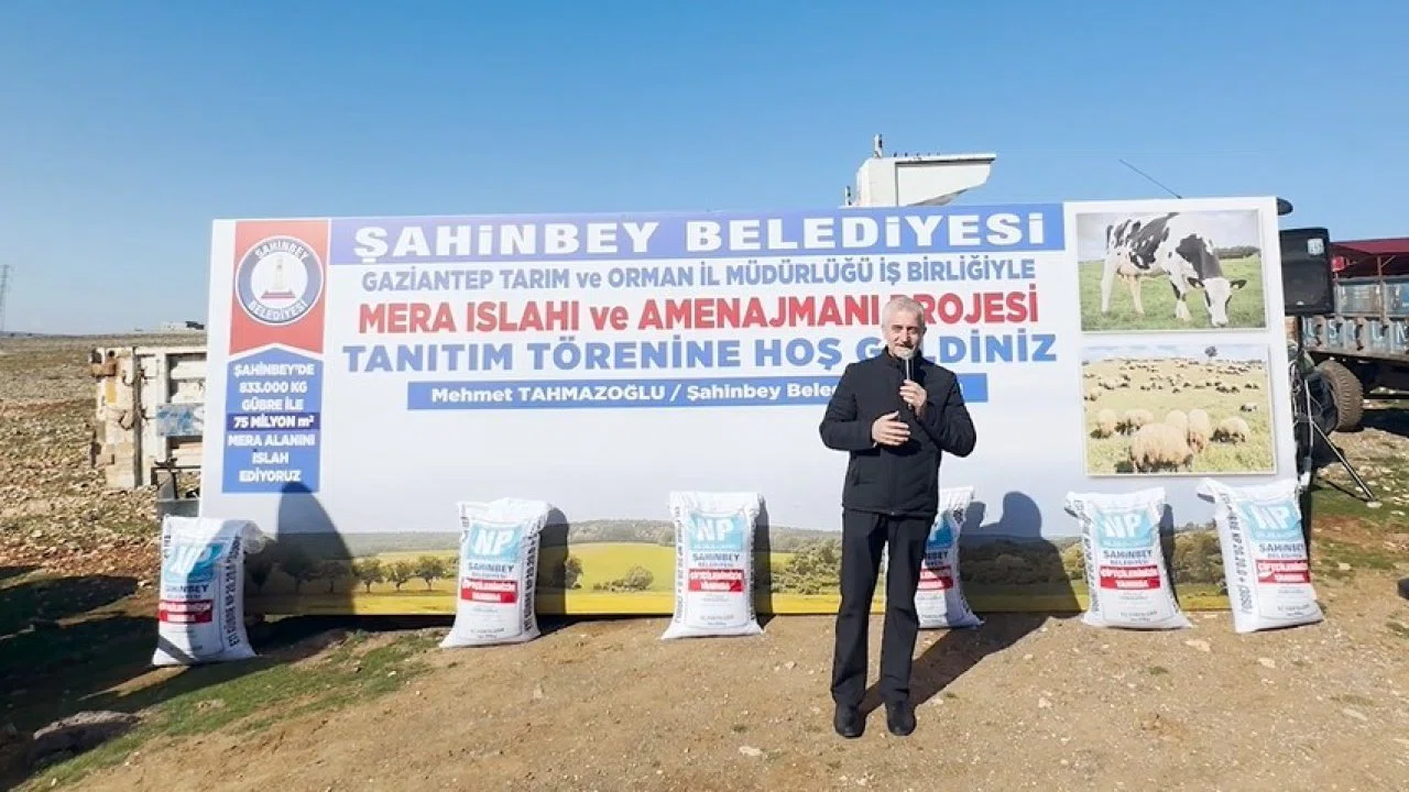 Şahinbey Belediyesi 75 milyon metrekarelik mera alanını gübreledi