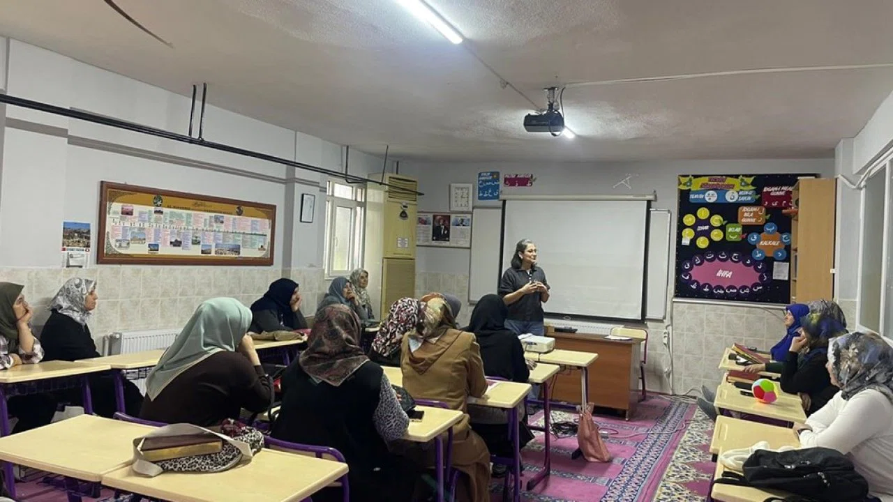 Salihli’de aileler için çocuk gelişimi eğitimi