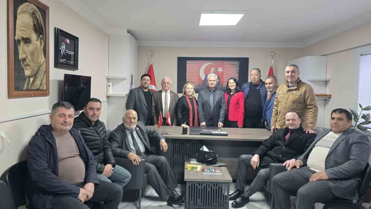 Salihlili muhtarlar yeni başkanını seçti