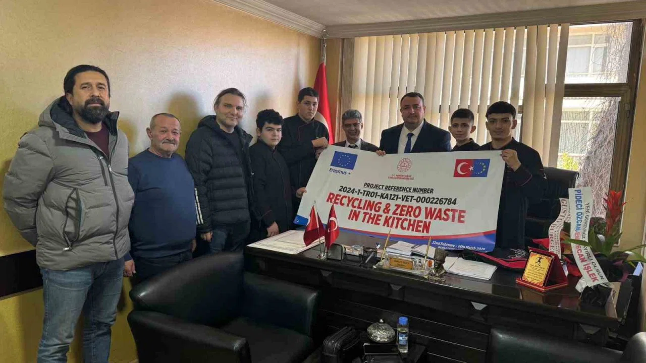 Salihlili öğrenciler, aşçılık eğitimi için Budapeşte yolcusu