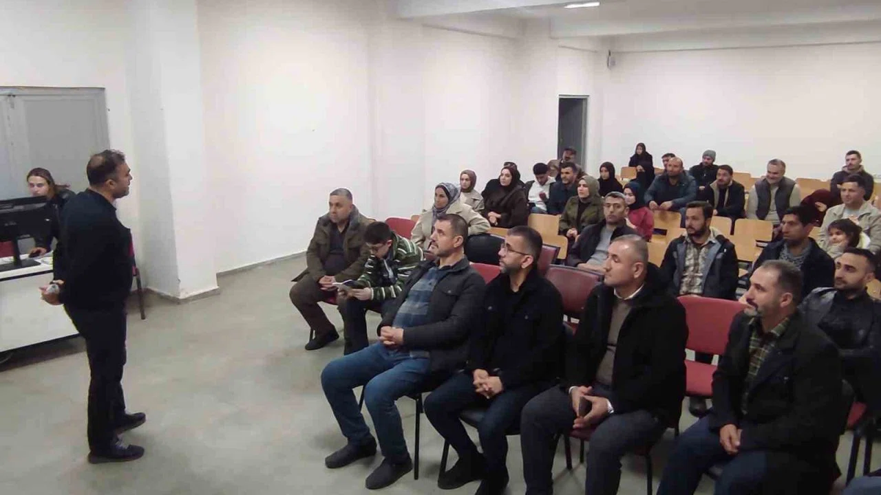 Sason’da arıcılığı geliştirme projesi kapsamında 70 adaya eğitim verildi