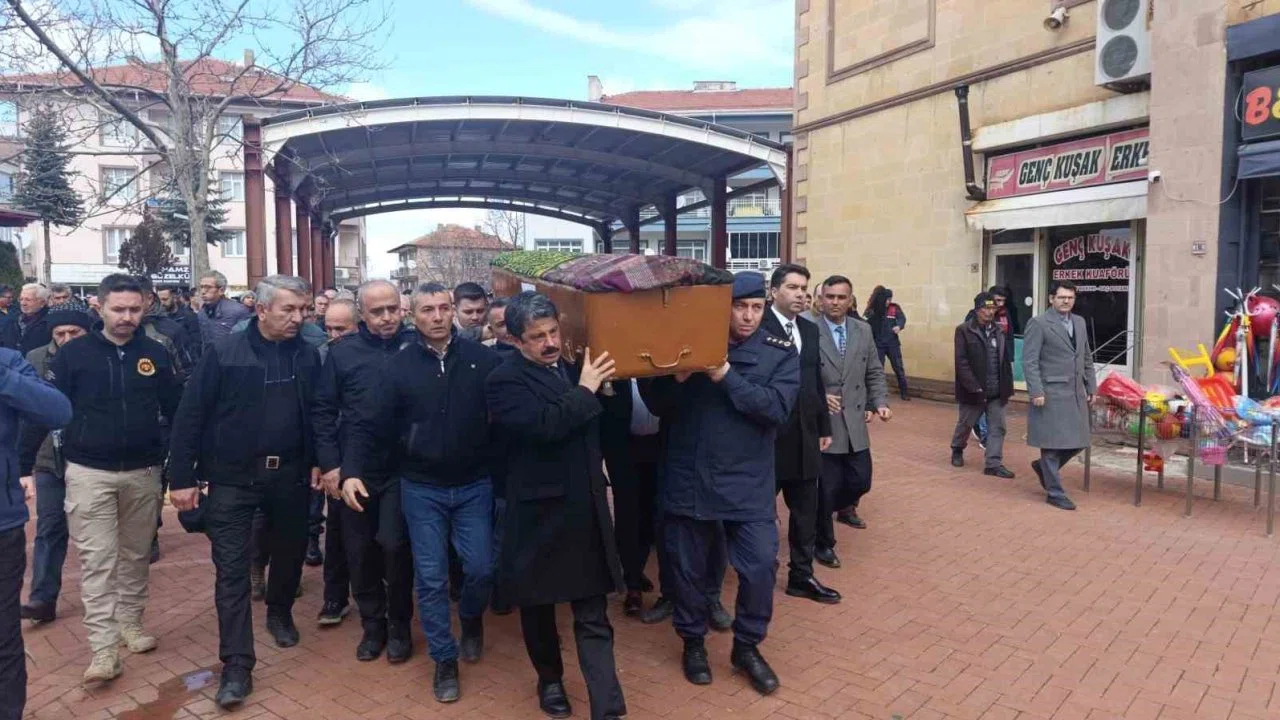 Şehit annesi son yolculuğuna uğurlandı