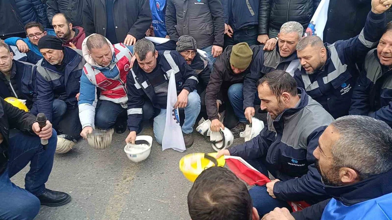Soma’da yüzlerce maden işçisi şehir merkezine yürüdü