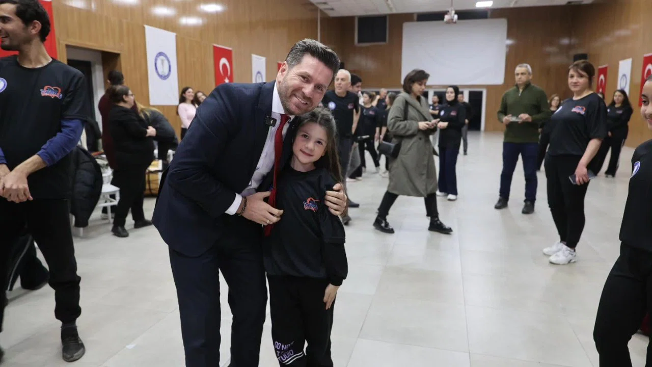 Tavas Belediyesi Halk Oyunları Kursu coşkuyla sürüyor
