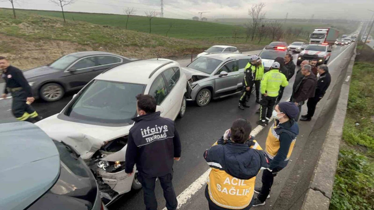 Tekirdağ’da zincirleme kaza: 4 araç birbirine girdi