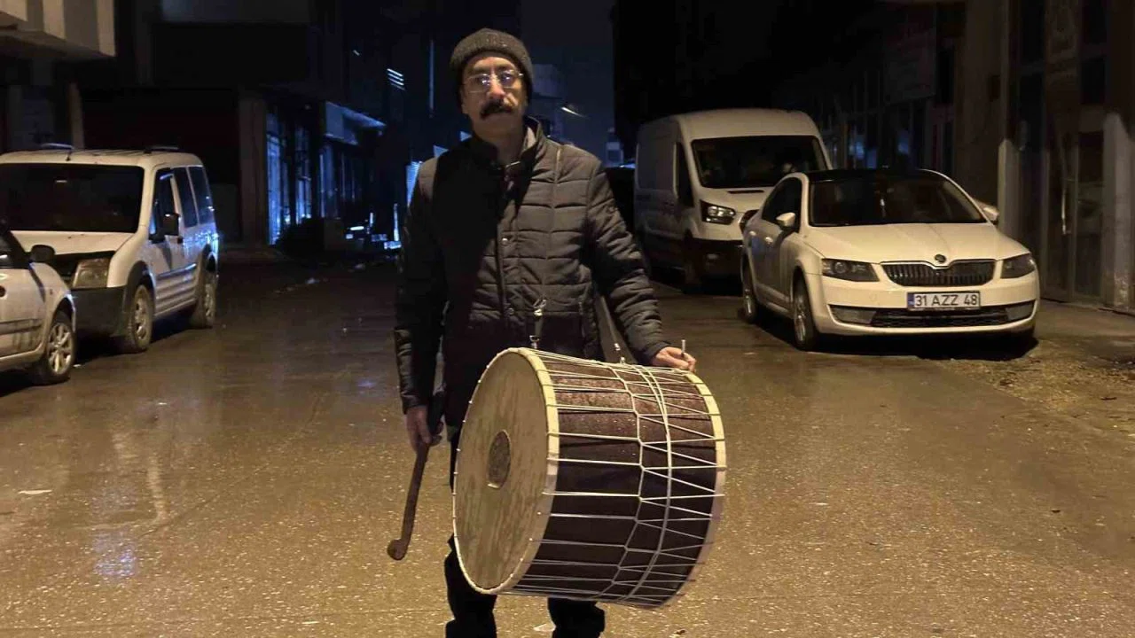 Teknolojiye direnen miras: Yüksekova’nın 40 yıllık sahur nöbeti başladı