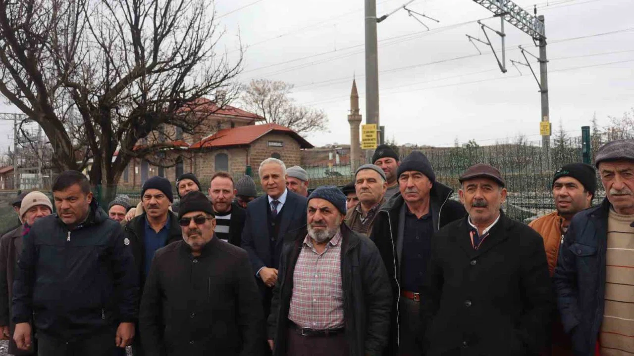 Teravih namazı için 5 kilometre yürümek istemiyorlar