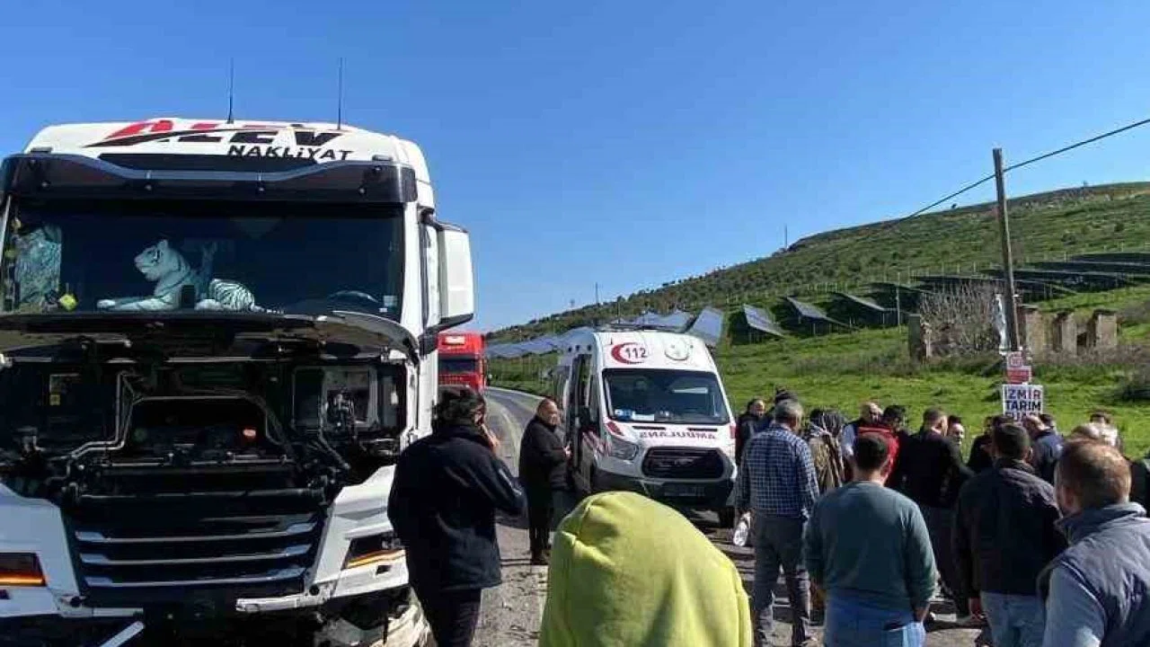 Tire’de hatalı sollama yapan otomobil kamyona çarptı
