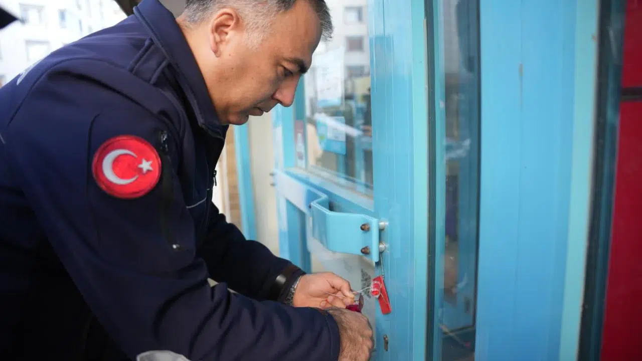 Torbalı Belediyesi'nden Halk Sağlığını Tehdit Eden Süpermarketlere Geçit de Taviz de Yok!