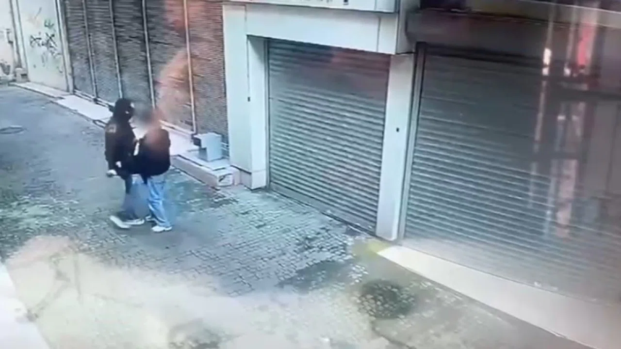 Tornavidalı kar maskeli gaspçı kamerada