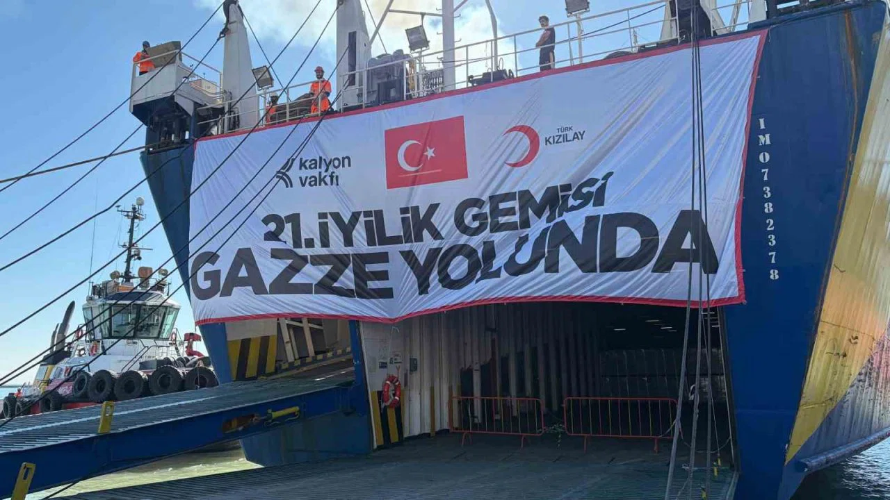 Türk Kızılay’ın ‘İyilik Gemisi’ Ramazan’ın ilk gününde Gazze’ye uğurlandı
