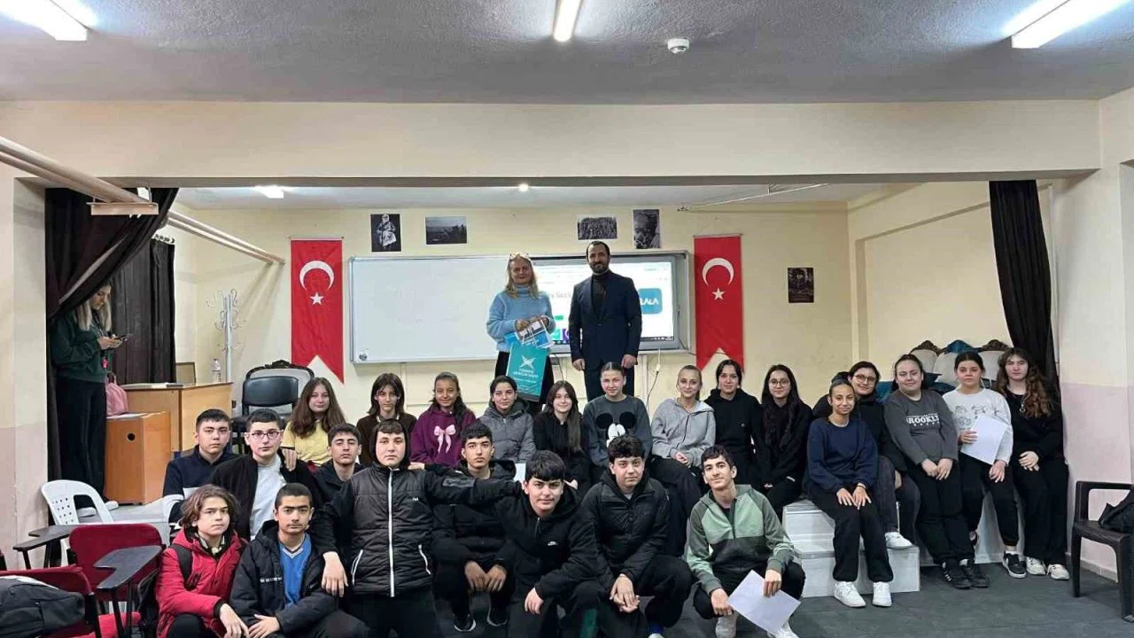 Türkiye Gençlik Vakfı’ndan ortaokul öğrencilerine ödüllü yarışma