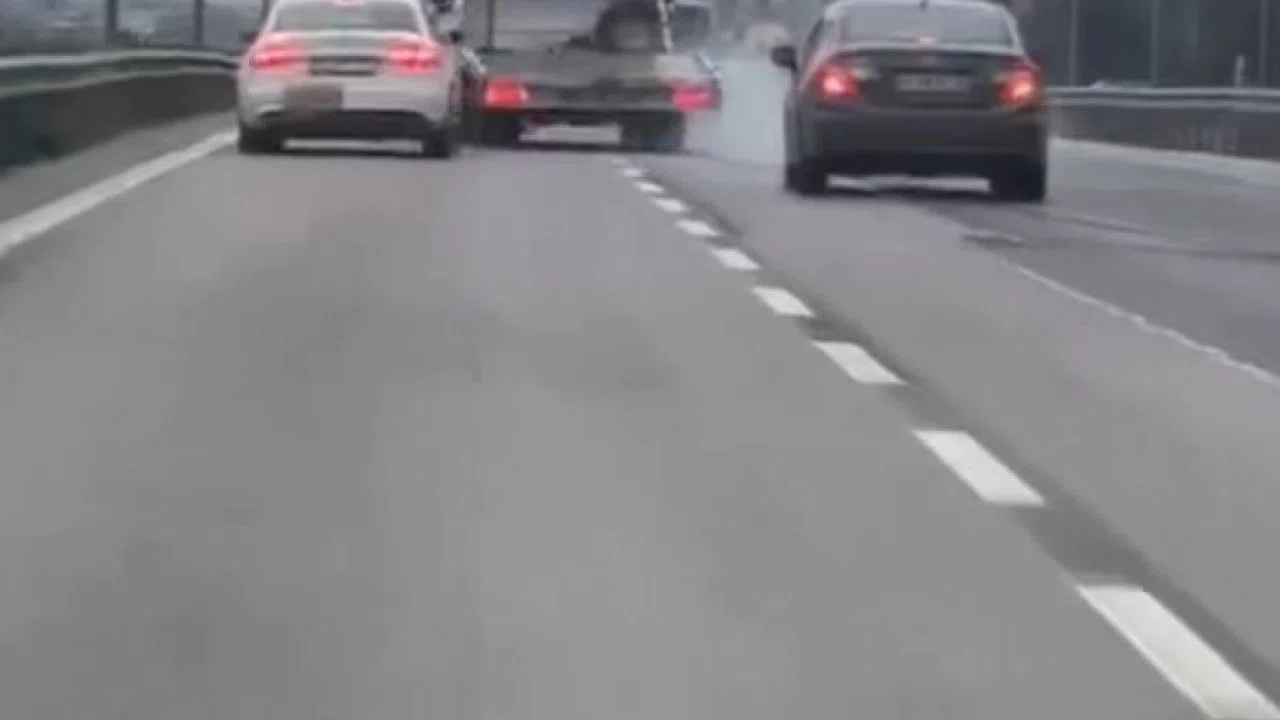 Tuzla’da aracı sıkıştırıp şoförü darp eden sürücü adliyeye sevk edildi