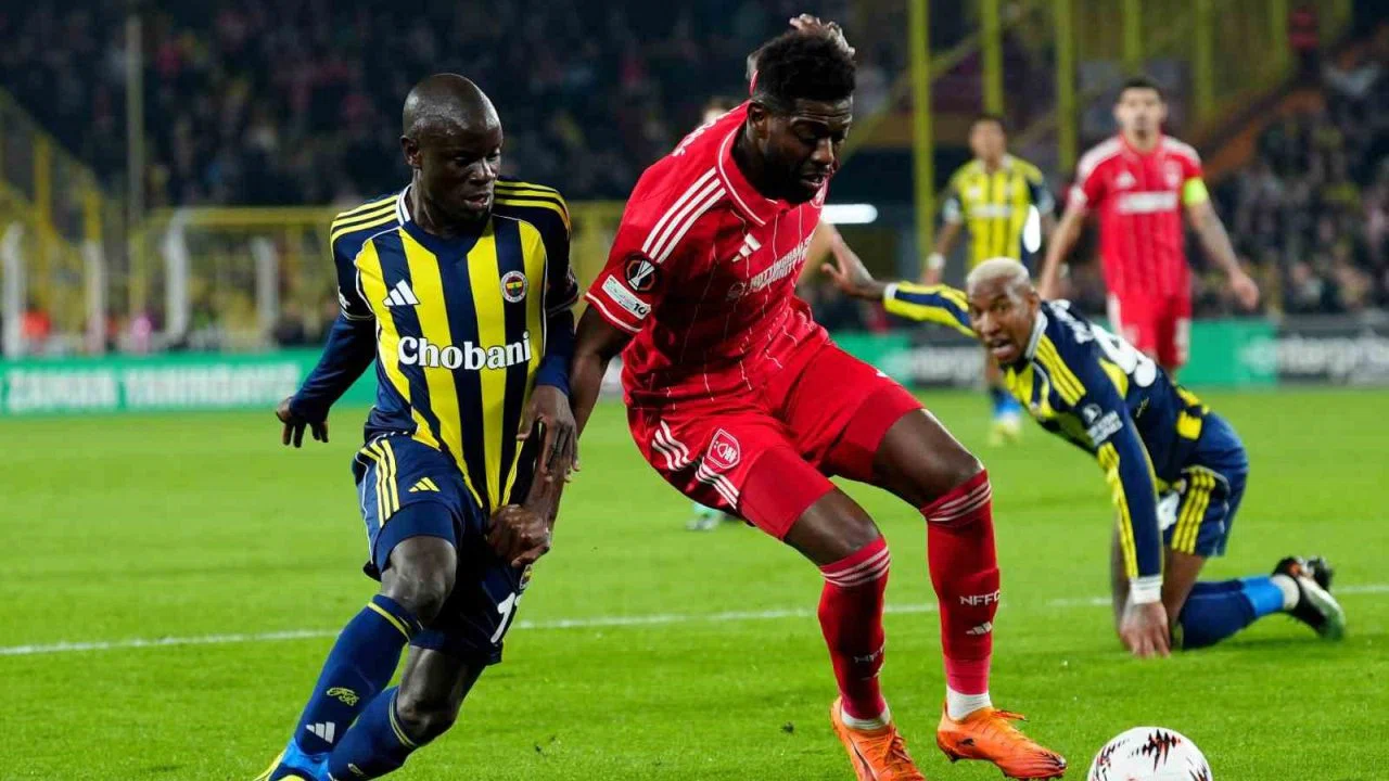 UEFA Avrupa Ligi: Fenerbahçe: 0 - Nottingham Forest: 3 (Maç sonucu)