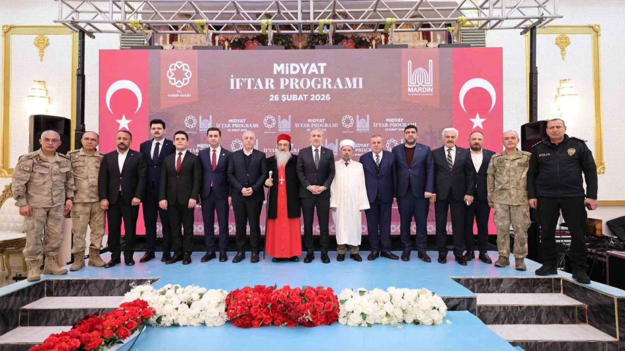 Vali Akkoyun, Midyat’ta vatandaşlarla iftarda bir araya geldi