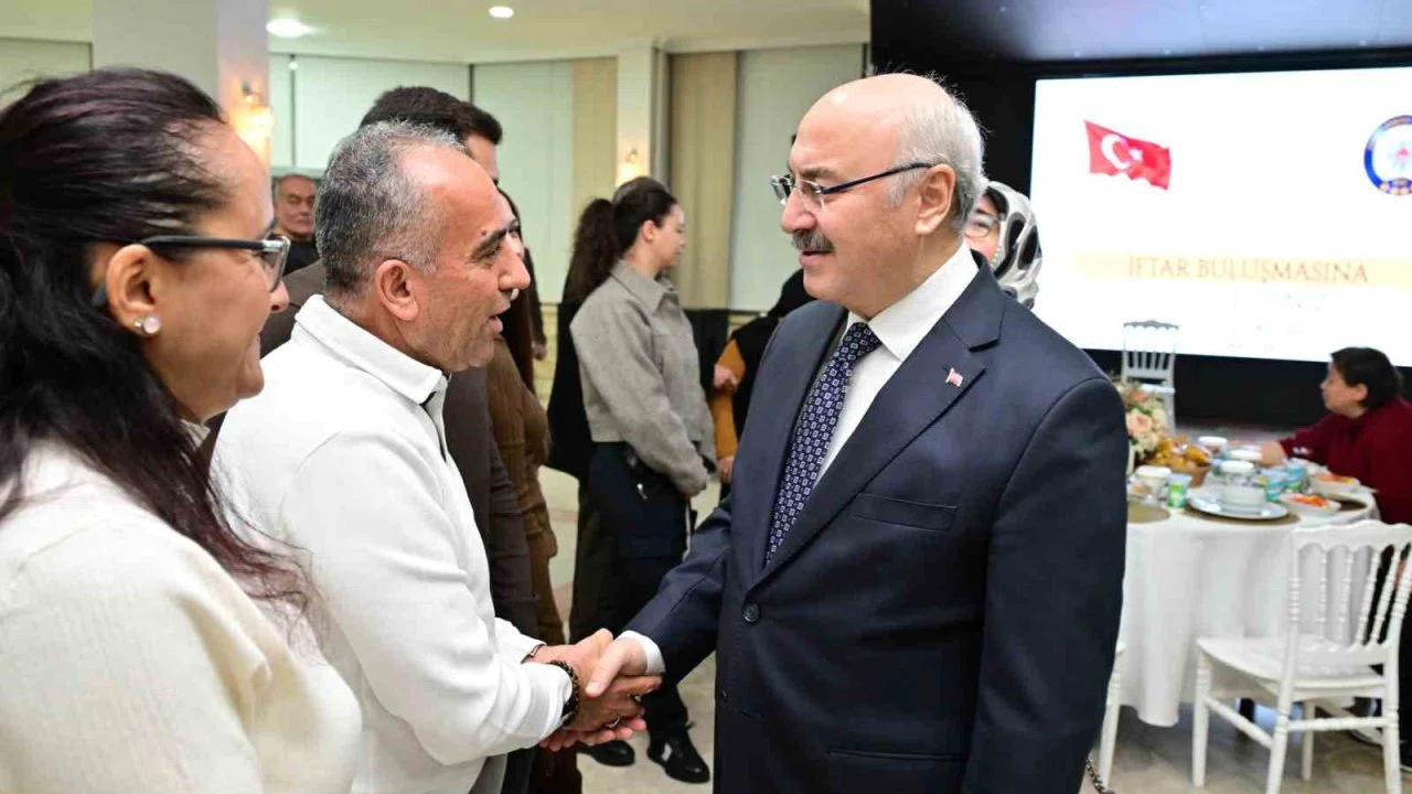 Vali Köşger, şehit aileleri ve gaziler iftarda buluştu