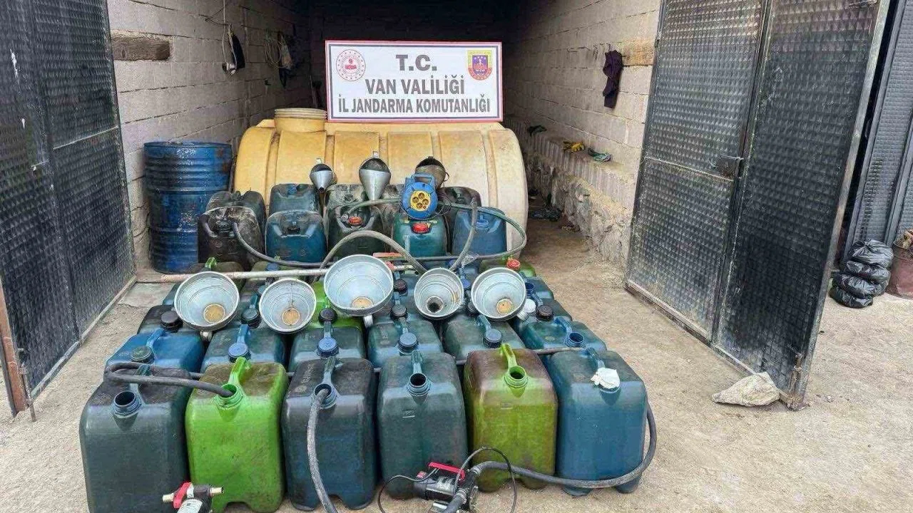 Van’da kaçak akaryakıt ele geçirildi