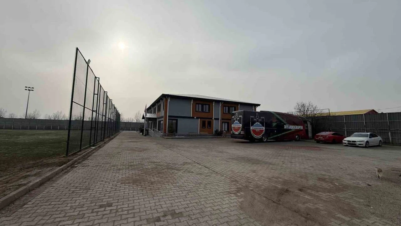Yasa dışı bahis operasyonu kapsamında el konulan Diyarbekirspor’un binası görüntülendi