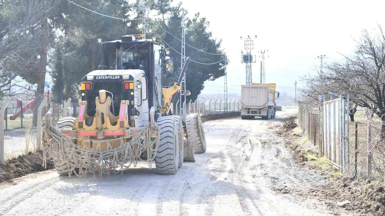 Yeşilyurt Belediyesi, Görgü Mahallesi’nde yol çalışmalarını hızlandırdı