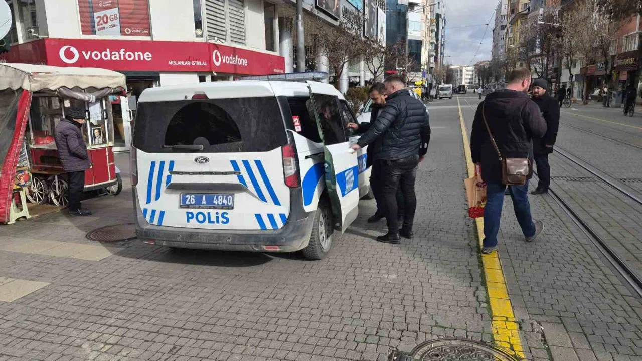 Zabıta ile vatandaş arasındaki hatalı park tartışması polis merkezinde bitti