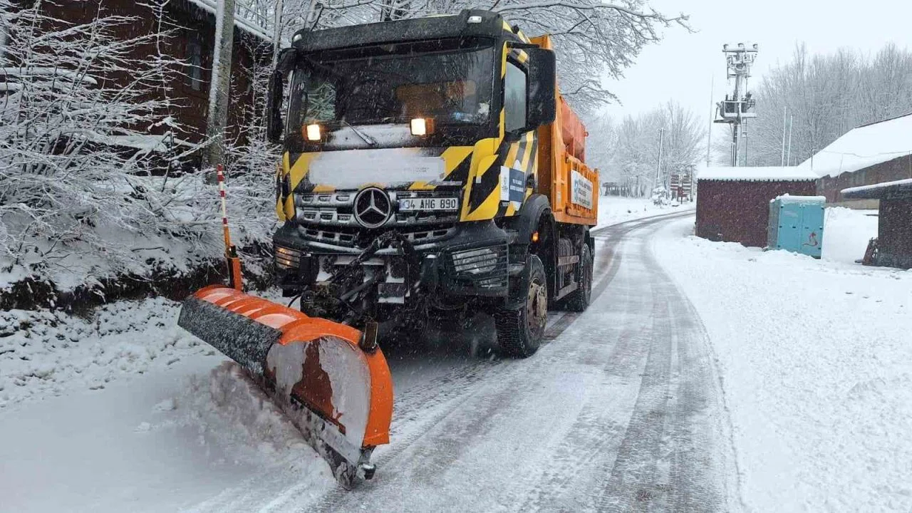 Zirvelerde kar etkili oldu: 630 personel sahada