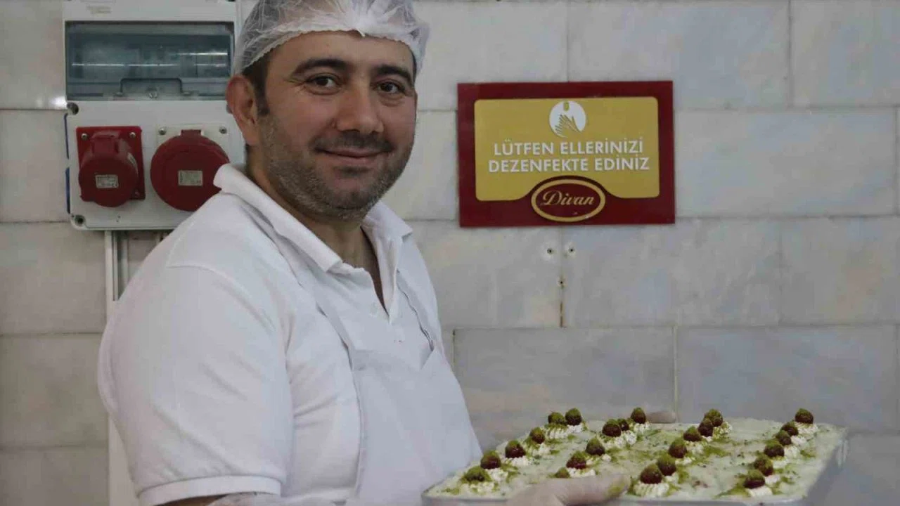 25 yıllık usta, tarihi Osmanlı’ya dayanan güllaçın püf noktalarını anlattı