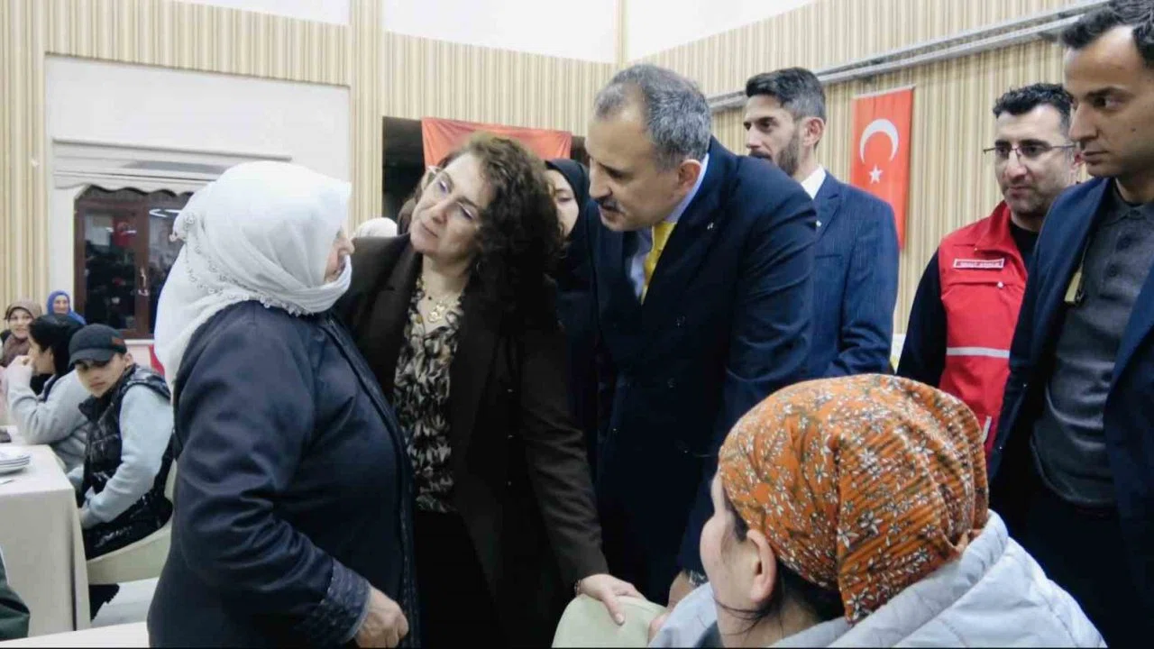 Ağrı’da yetim çocuklar iftar sofrasında buluştu
