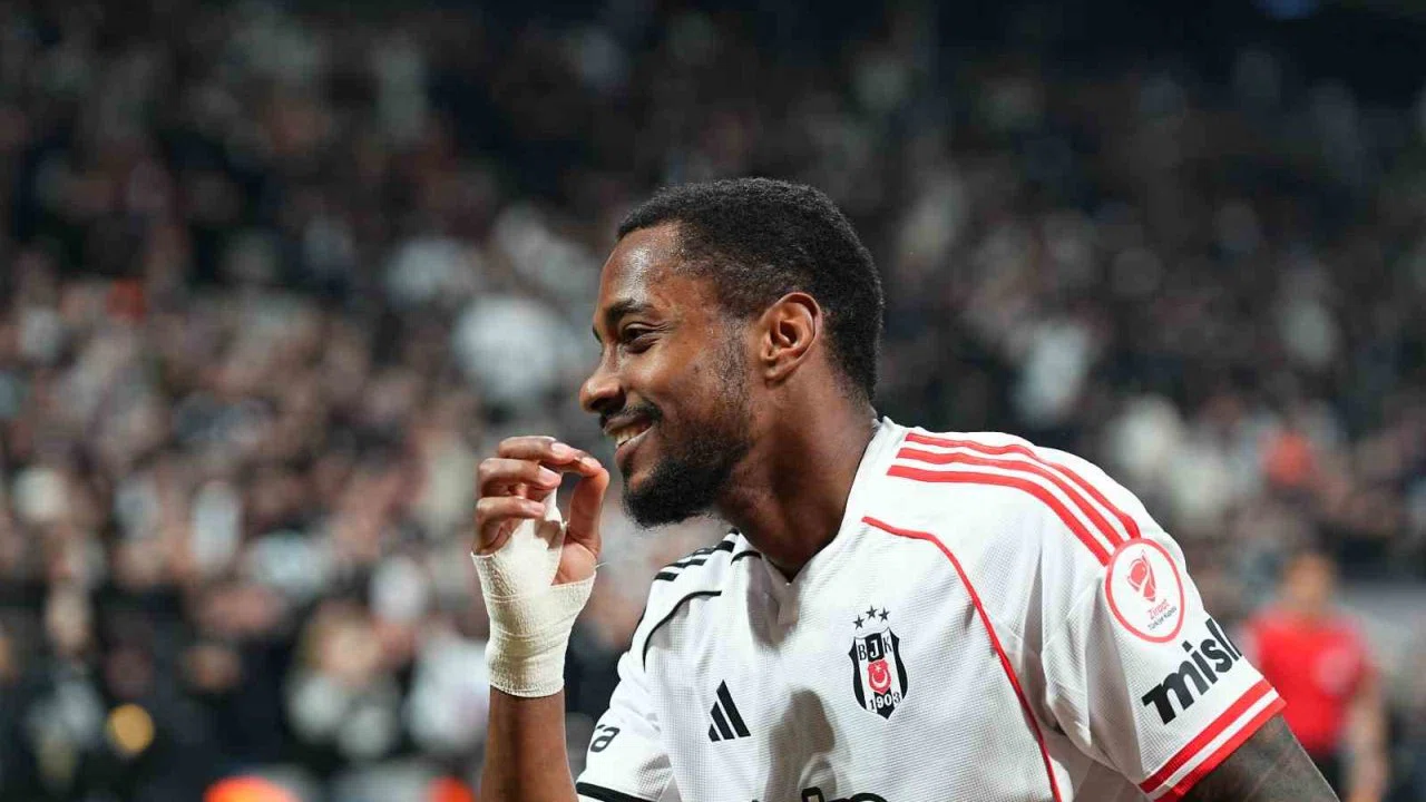 Amir Murillo ikinci golünü attı