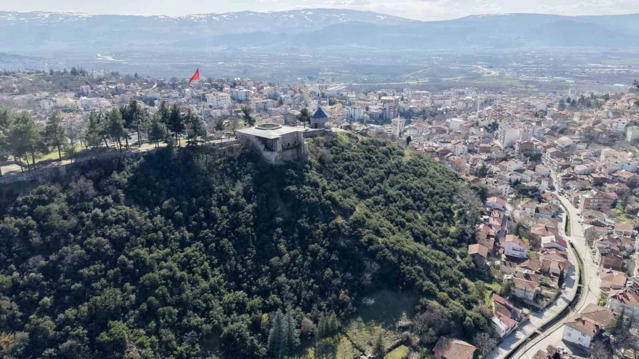 Anadolunun ilk medreselerinden 869 yıllık Yağıbasan Medresesi zamana direniyor