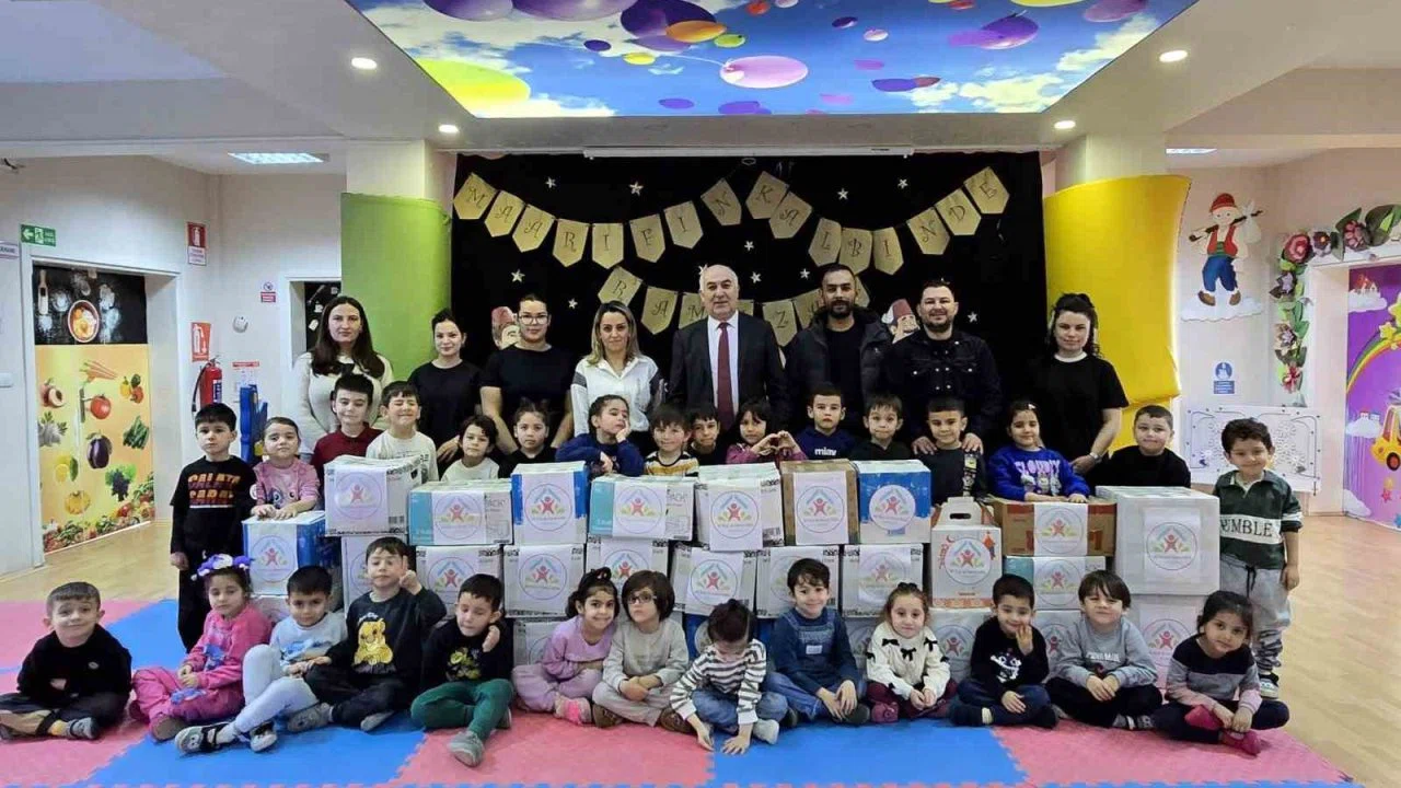 Anaokulu öğrencilerinden ihtiyaç sahiplerine Ramazan kolisi